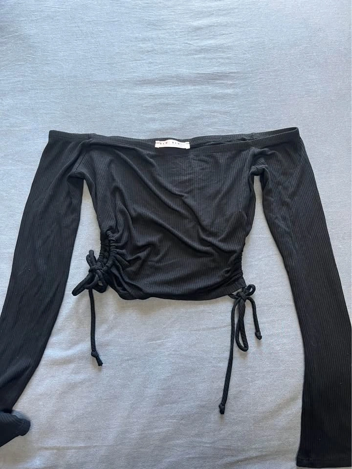 top clothes bundle - photo 4