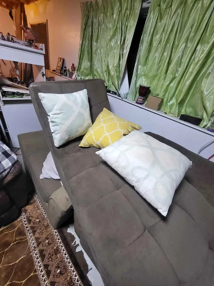 Throw pillows thumbnail