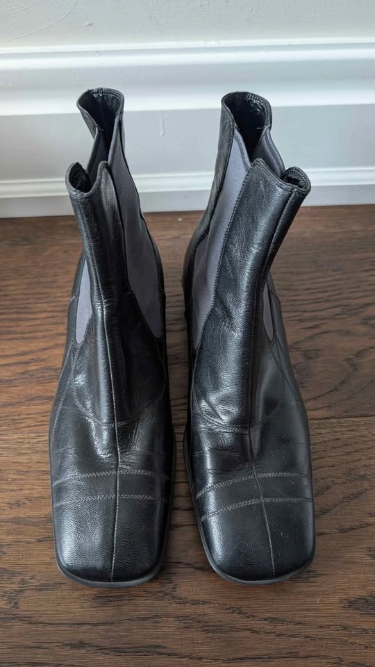 Vintage MiuMiu Leather Booties - Sz 5.5 - photo 3