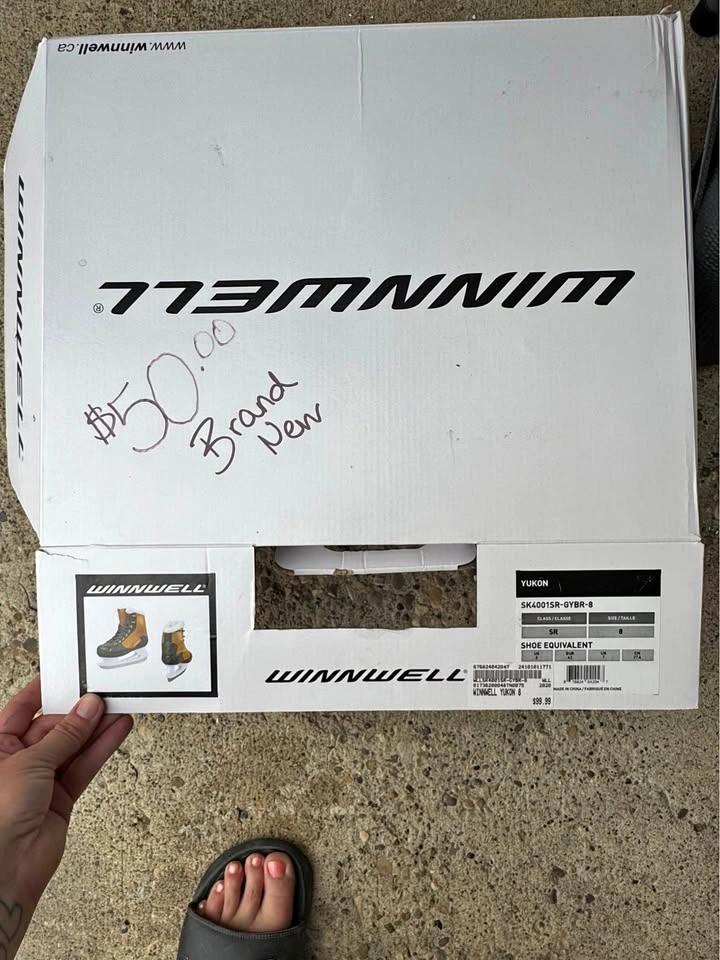 Woman’s skates Size 8