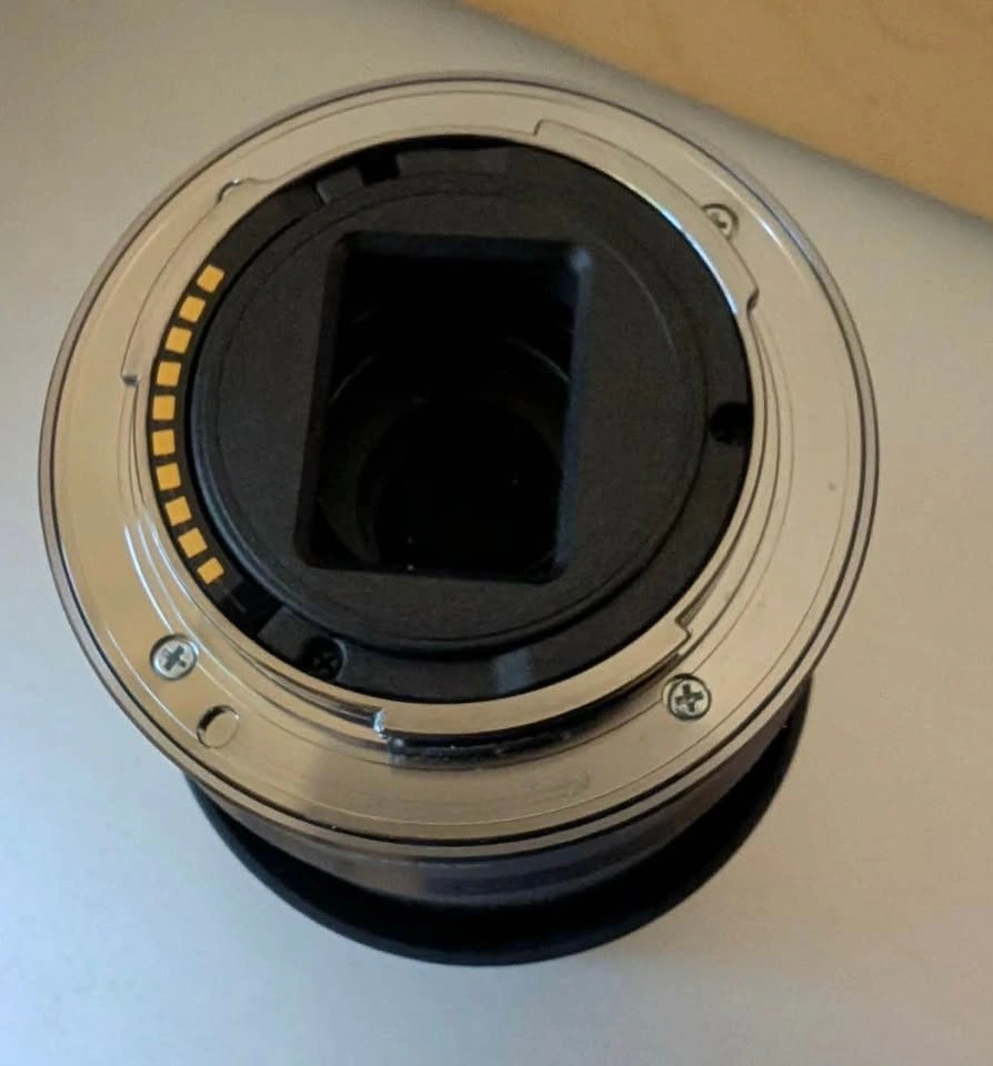 Sony E 55-210mm f/4.5-6.3 OSS Lens (SEL55210) - photo 2