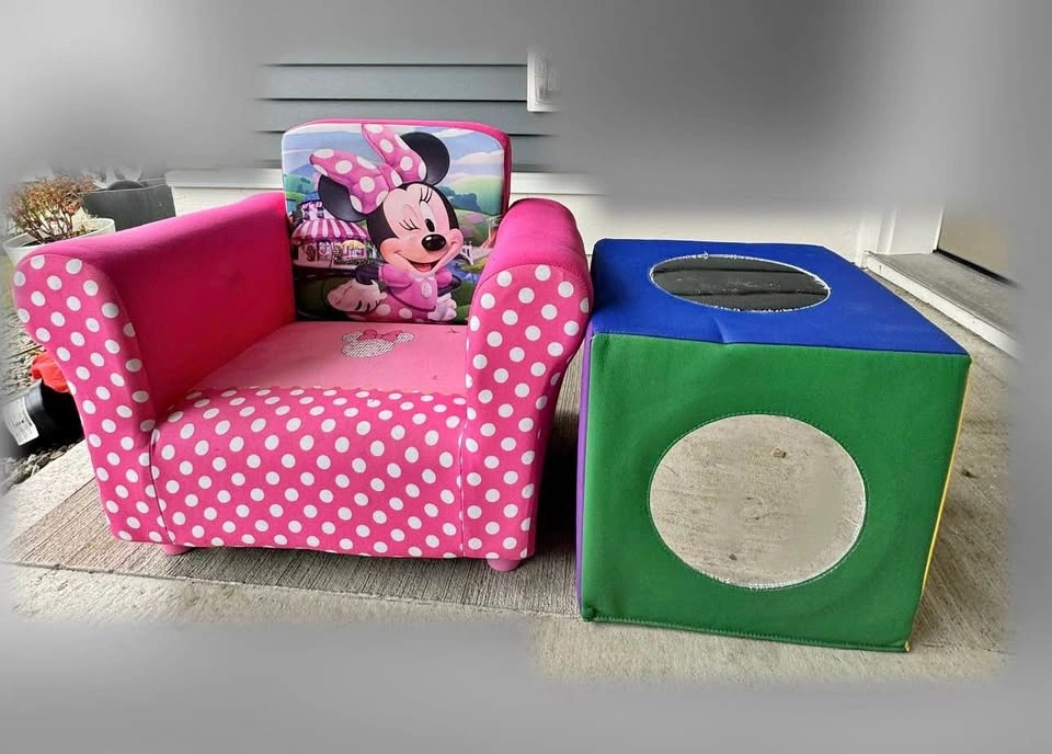 Disney Minnie Mouse Upholstered Kids Chair and Soft Play Block