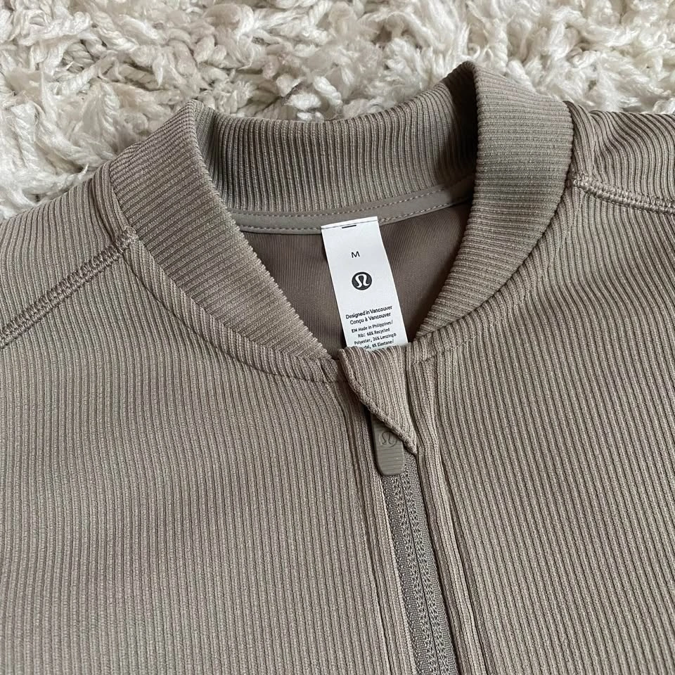 NWT Lululemon Ribbed Softstreme Bomber Jacket - Warm Ash Grey - photo 4