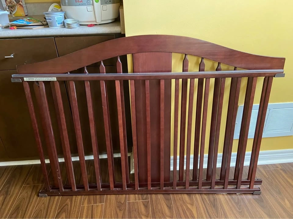 4 in 1 convertible crib - photo 2