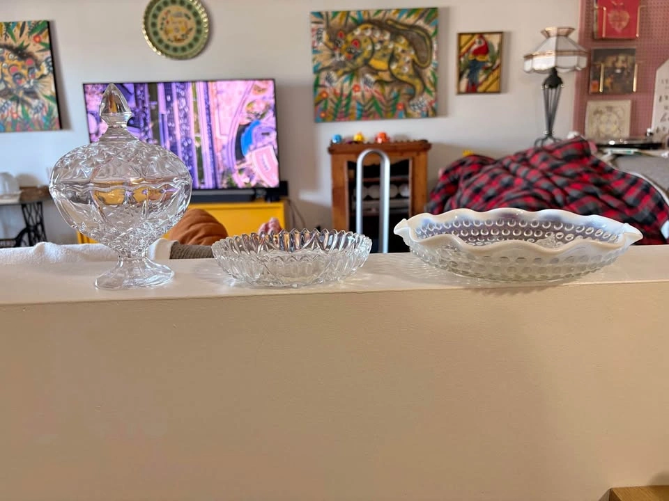 Bundle 15$ Vintage Glassware Set: Lidded Candy Dish, Rose Trinke