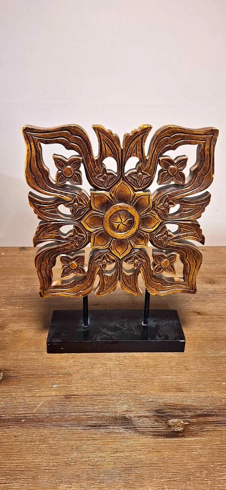 Carved Wood Floral Medallion Tabletop Decor/ artifact
