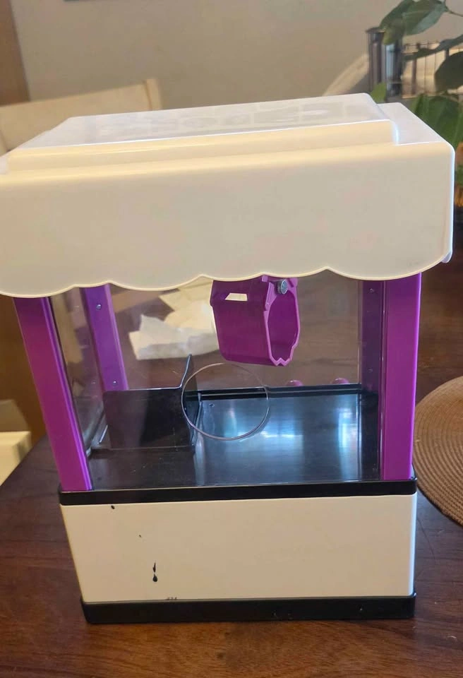 MGA Entertainment Poopsie Real Working Claw Machine - photo 3