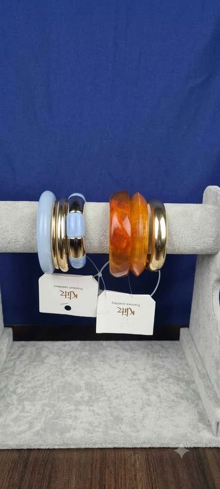 Chunky Acrylic Resin & Gold Stacking Bangles Set - photo 3