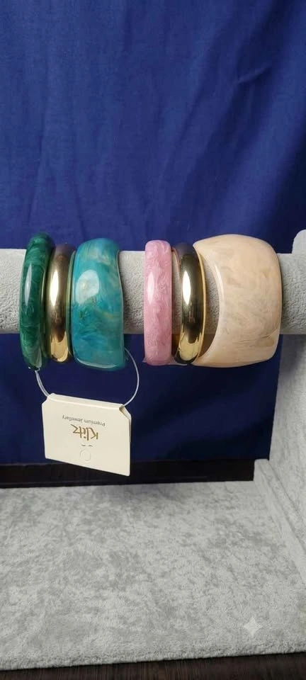 Chunky Acrylic Resin & Gold Stacking Bangles Set - photo 5