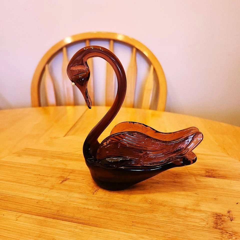 Glass Swan, Deep Purple Coloring with White Eyes - photo 3