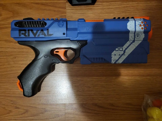 Red & Blue Nerf Rival Kronos Blasters, Masks & 50 Rounds - photo 2