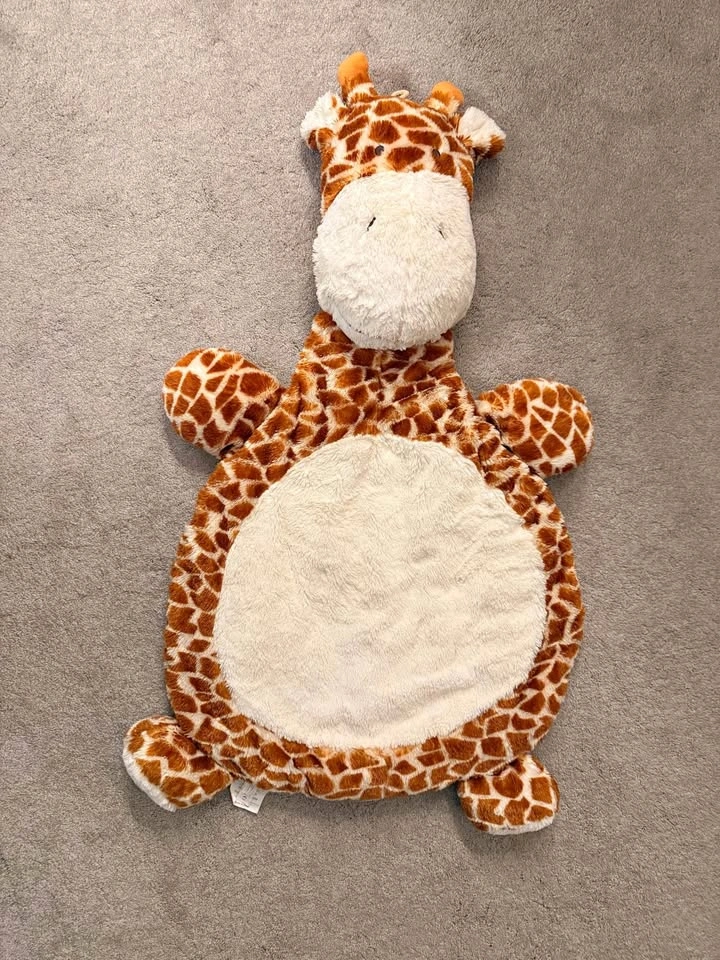 Giraffe tummy time cuddle plush mat