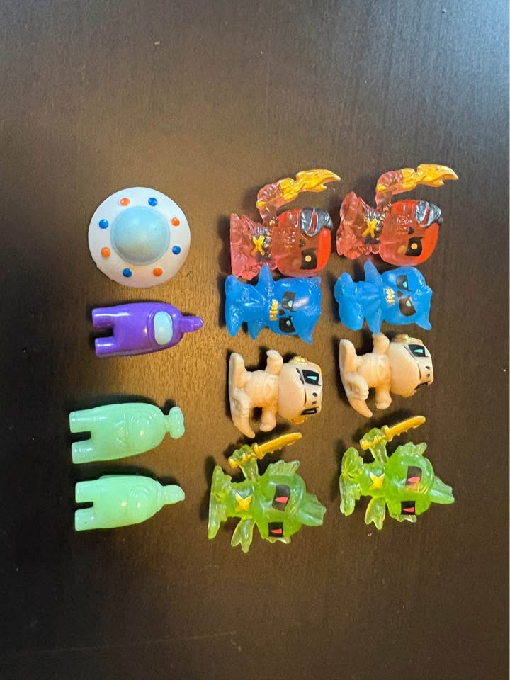 Assorted small toys - photo 2