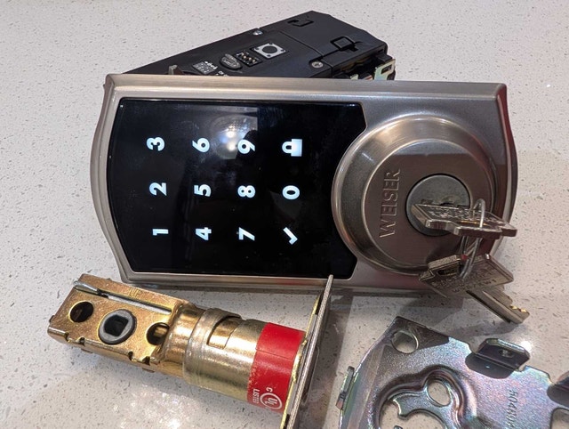 Weiser SmartCode 10 Electronic Deadbolt (1)
