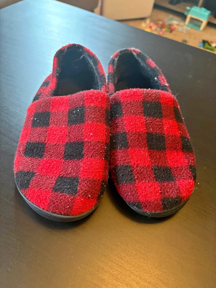 Children’s slippers