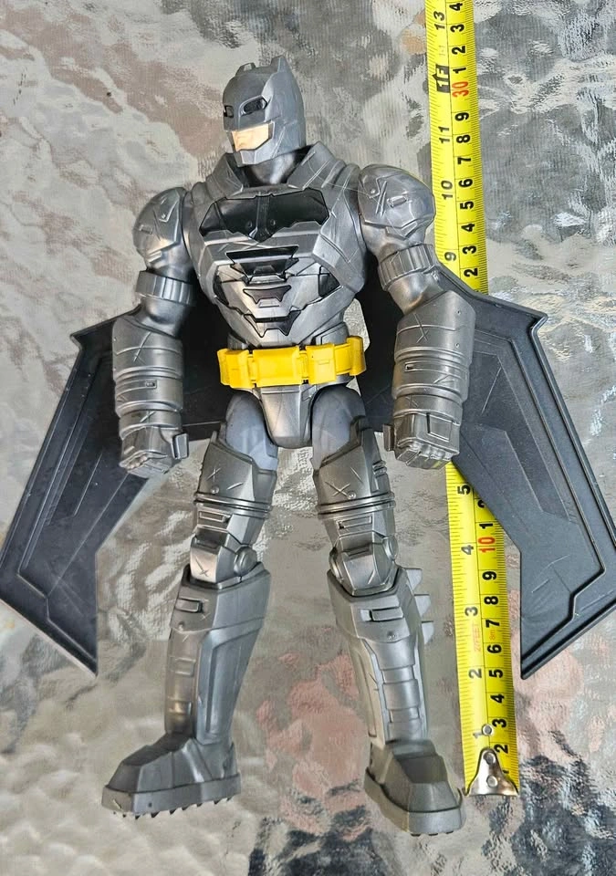 Super heros figurines $20 lot - photo 3