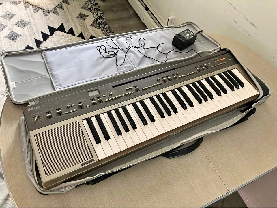 Vintage Yamaha Portatone PC-1000 Keyboard (1983)