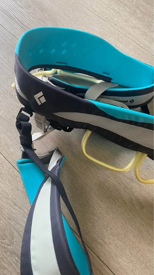 Black Diamond Primrose SA Climbing Harness (women’s size M) - photo 4