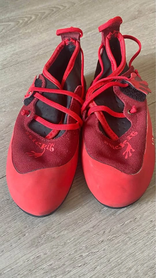 La Sportiva Stickit Climbing Shoes child size 2.5