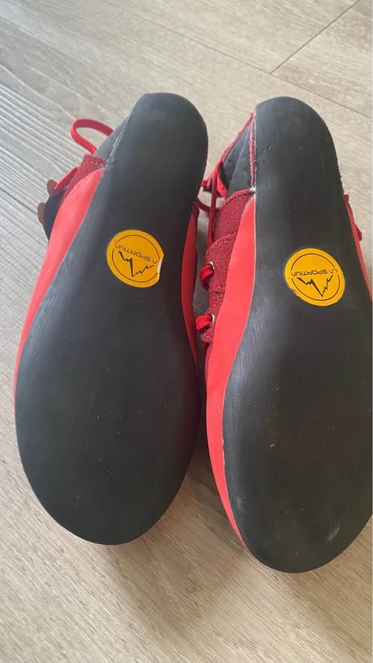 La Sportiva Stickit Climbing Shoes child size 2.5 - photo 4