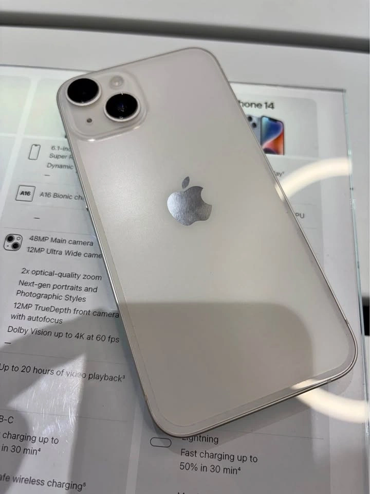 White iPhone 14 (no scratches no dents)