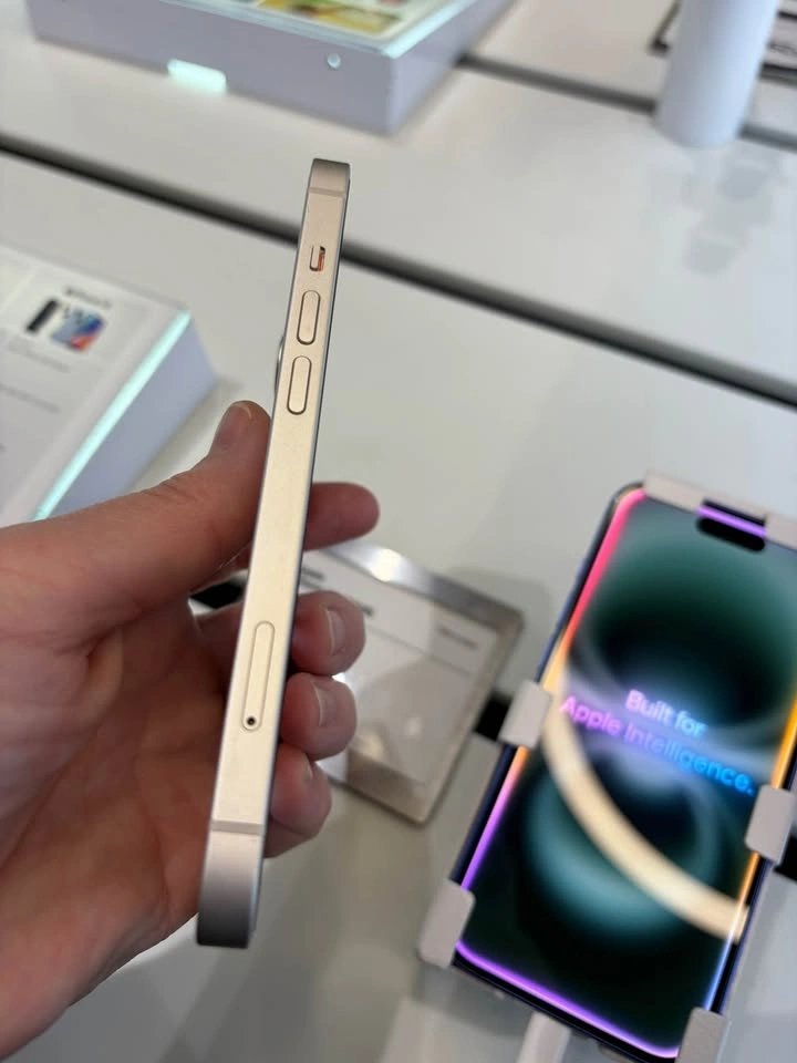 White iPhone 14 (no scratches no dents) - photo 3