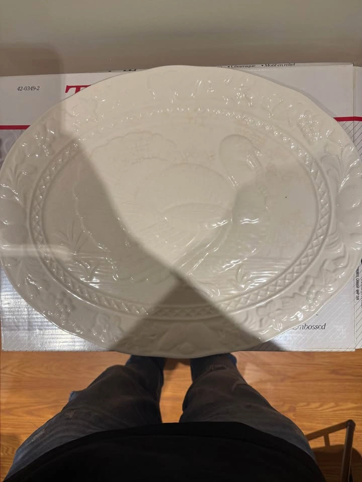 18-inch Ceramic Embossed Turkey Platter New - photo 2