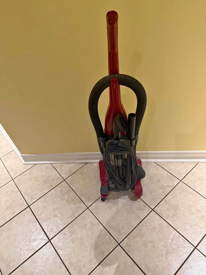 Dirt Devil Jaguar Upright Vacuum