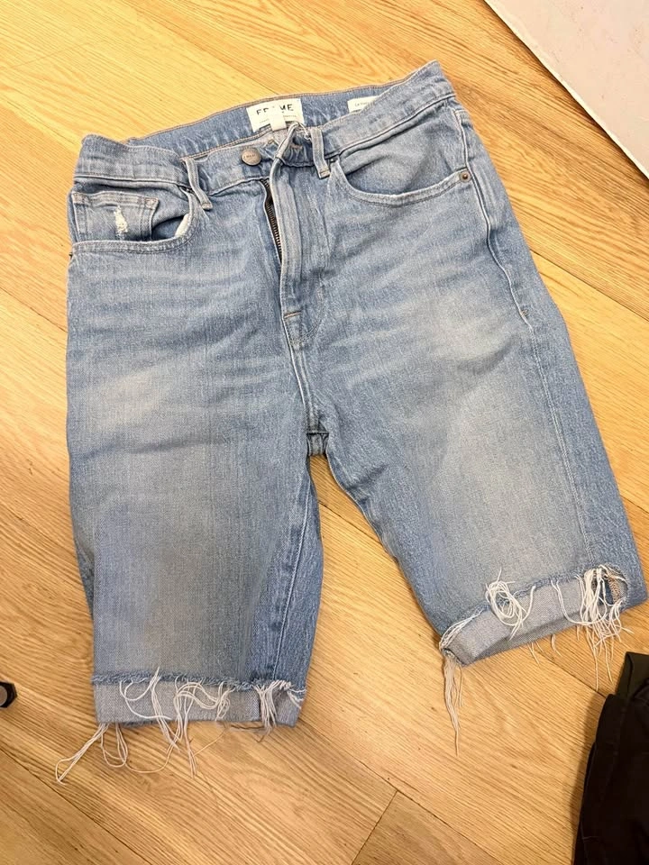 Women Frame denim shorts size 27