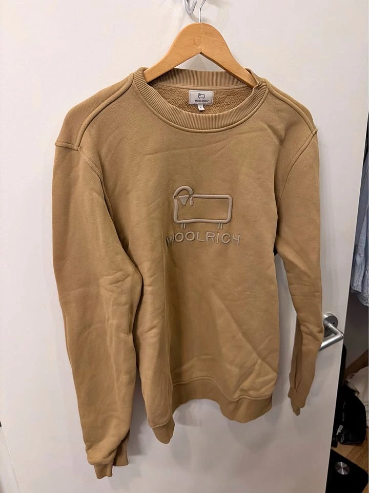 Men Woolrich Size small sweatshirt