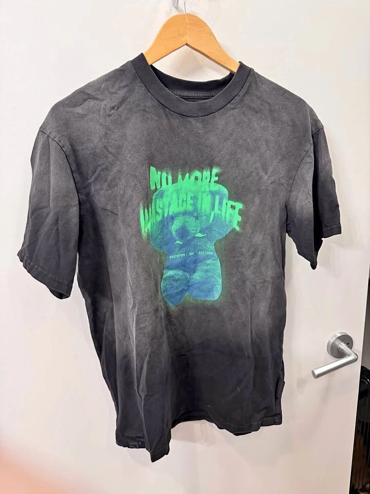 Women Izzue size small tshirt