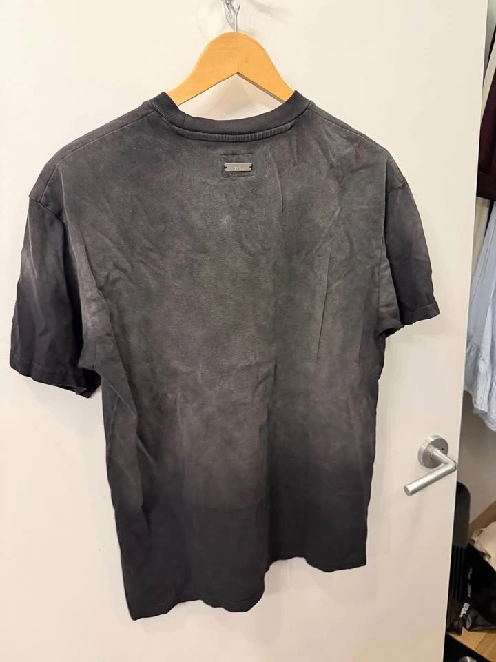 Women Izzue size small tshirt - photo 2