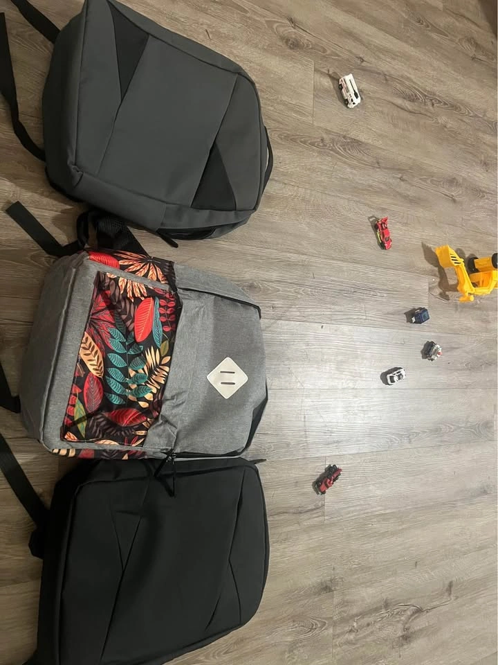 Back to school backpacks comes with school supply’s - photo 4