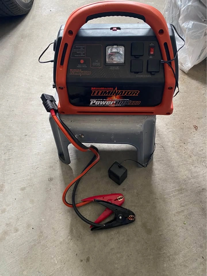 Portable power box & power inverter - photo 3