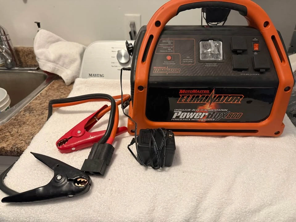 Portable power box & power inverter - photo 4