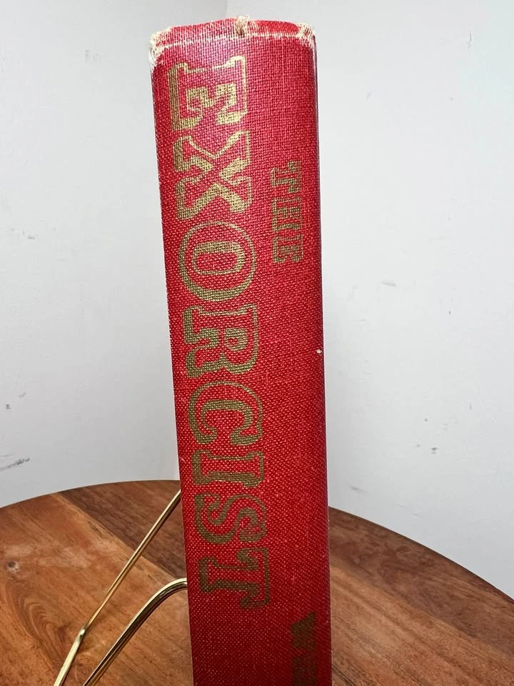 Vintage 1971 The Exorcist Hardcover Book – William Peter Blatty - photo 2