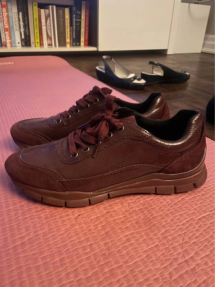 Geox women’s D Sukie B Sneakers size 7.5-8 - photo 3