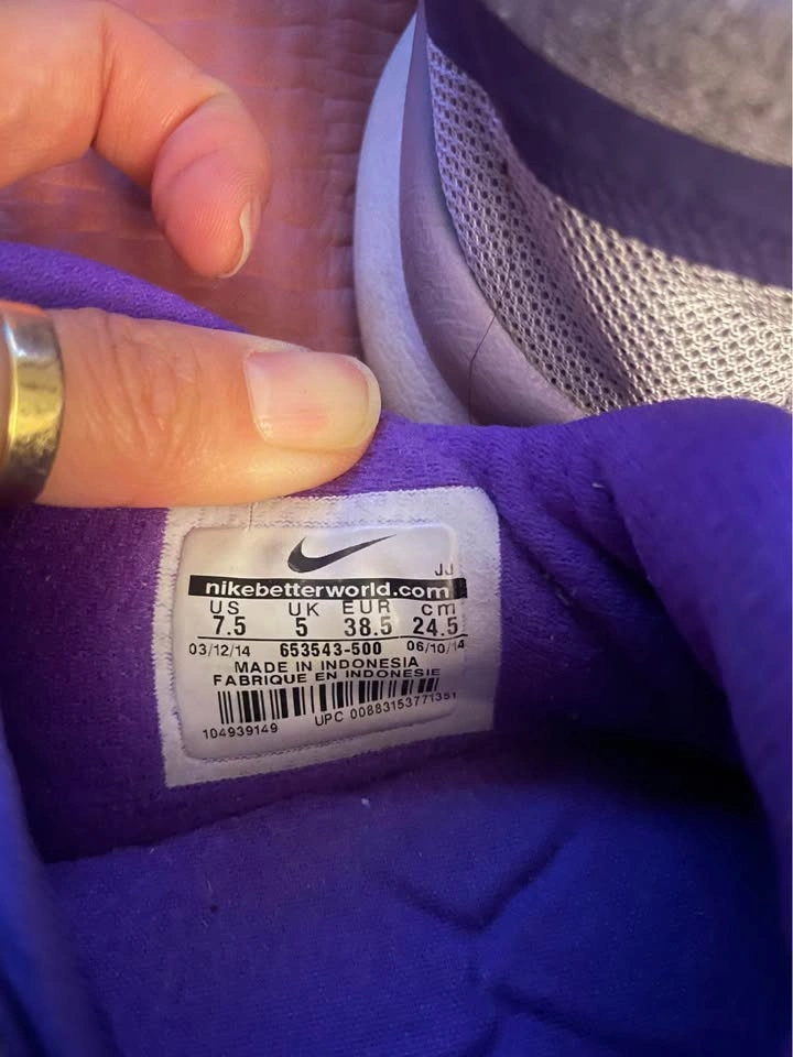 Nike women’s running shoes size 7.5 - photo 5