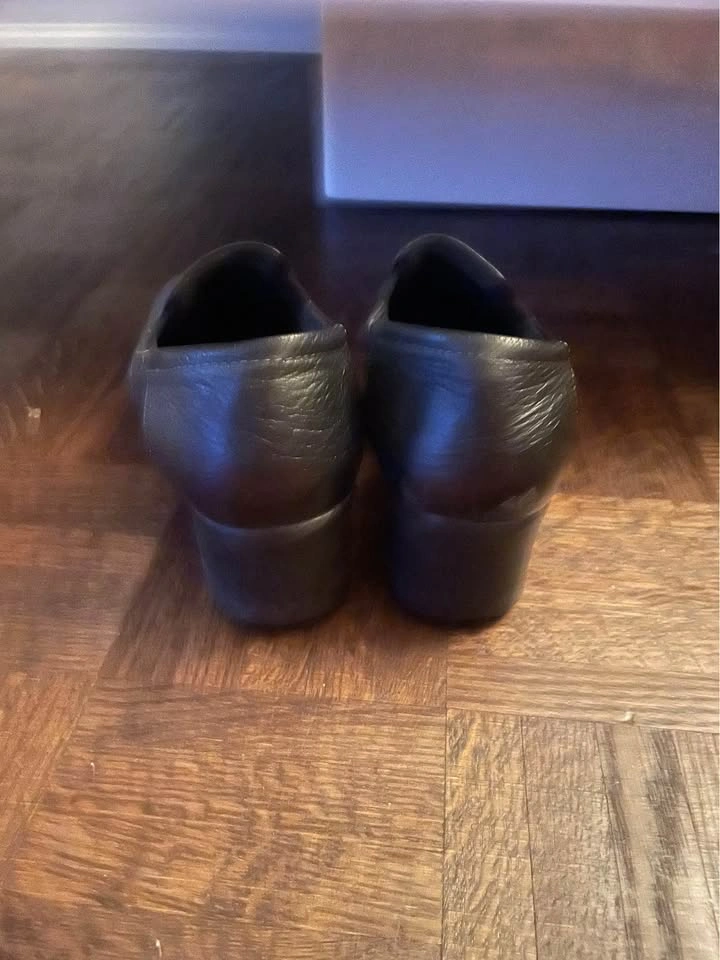 Women’s leather comfortable shoes size 7-7.5 - photo 3