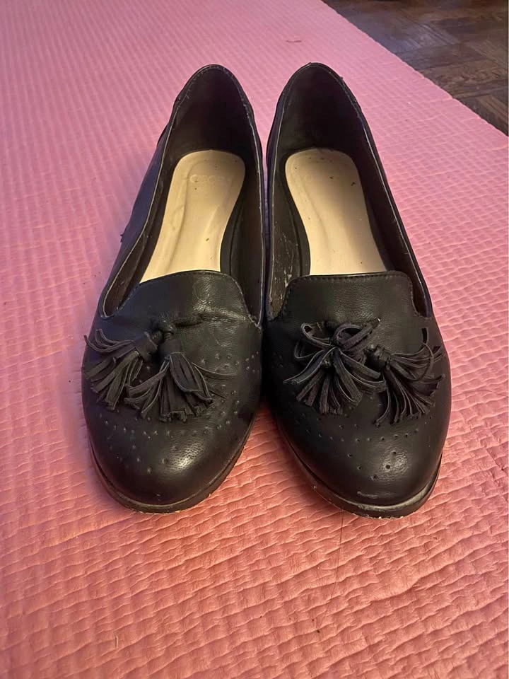 ASOS women’s flat shoes size 8-8.5