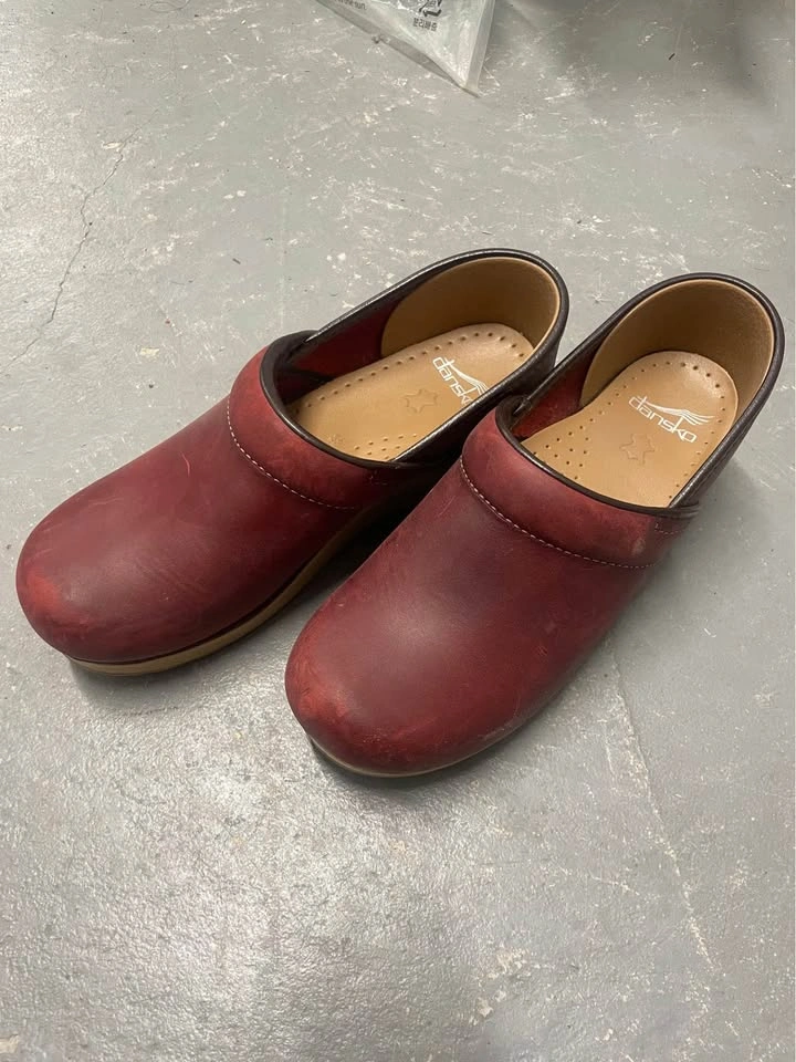 leather waterproof clogs size 7.5-8 - photo 2