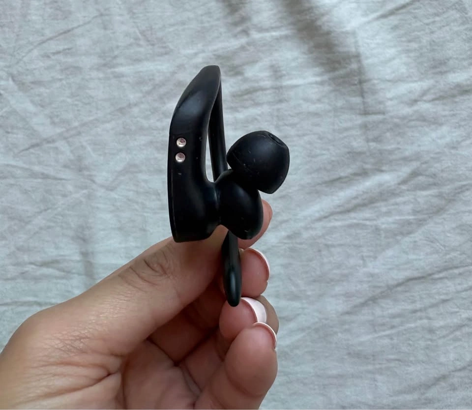 Right Powerbeats Pro Earbud - photo 3