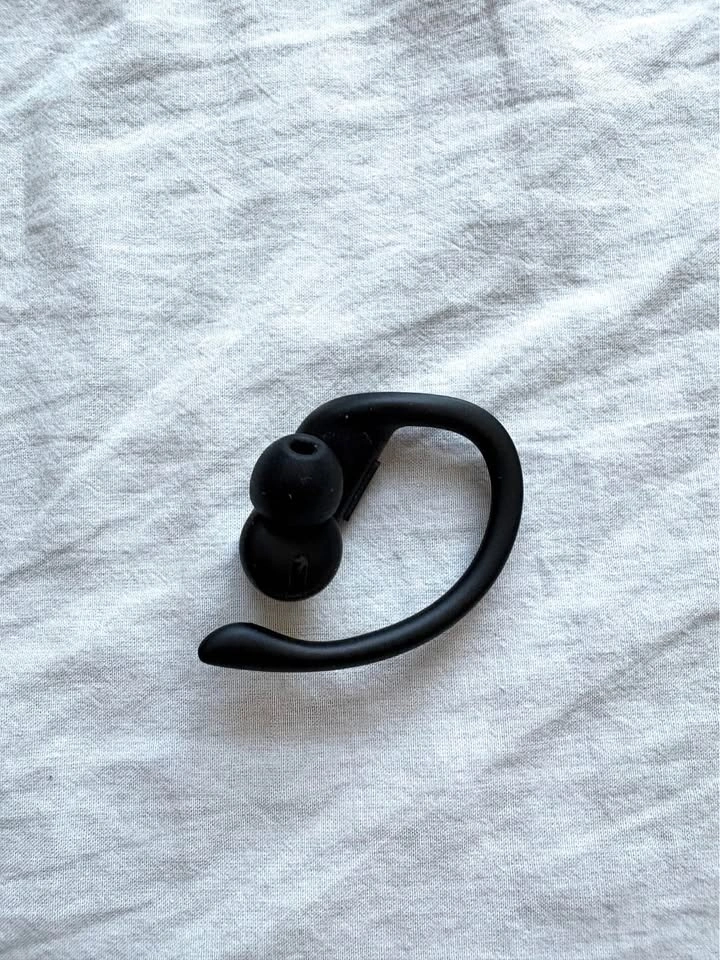 Right Powerbeats Pro Earbud - photo 4