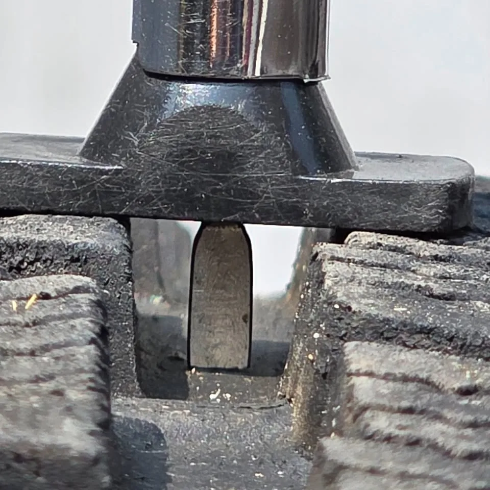 275/50/20 Bridgestone winter tires 85% tread image indicator(9)