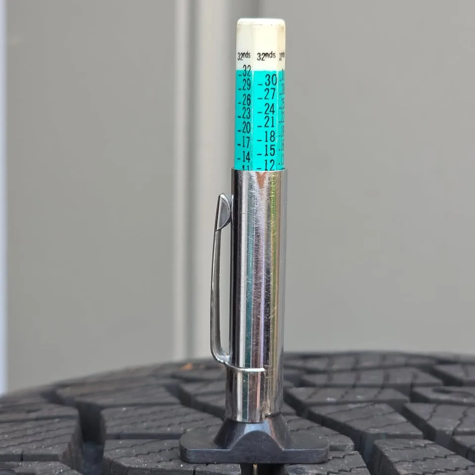 265/45/21 Continental IceContact XTRM 95% tread image indicator(10)