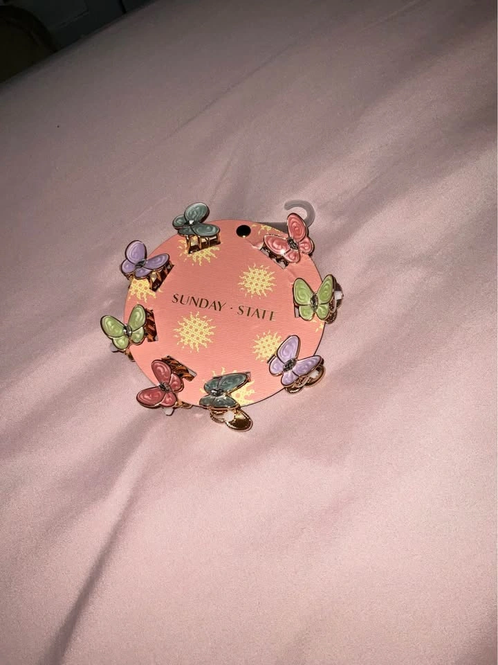 Sunday State Butterfly Hair Clips – Brand New - photo 2