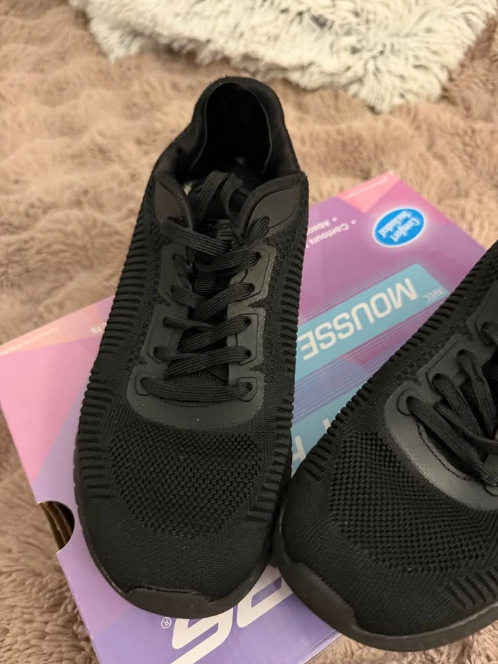 Women’s Skechers Black Running Shoes – Size 7 (EU 37) - photo 5