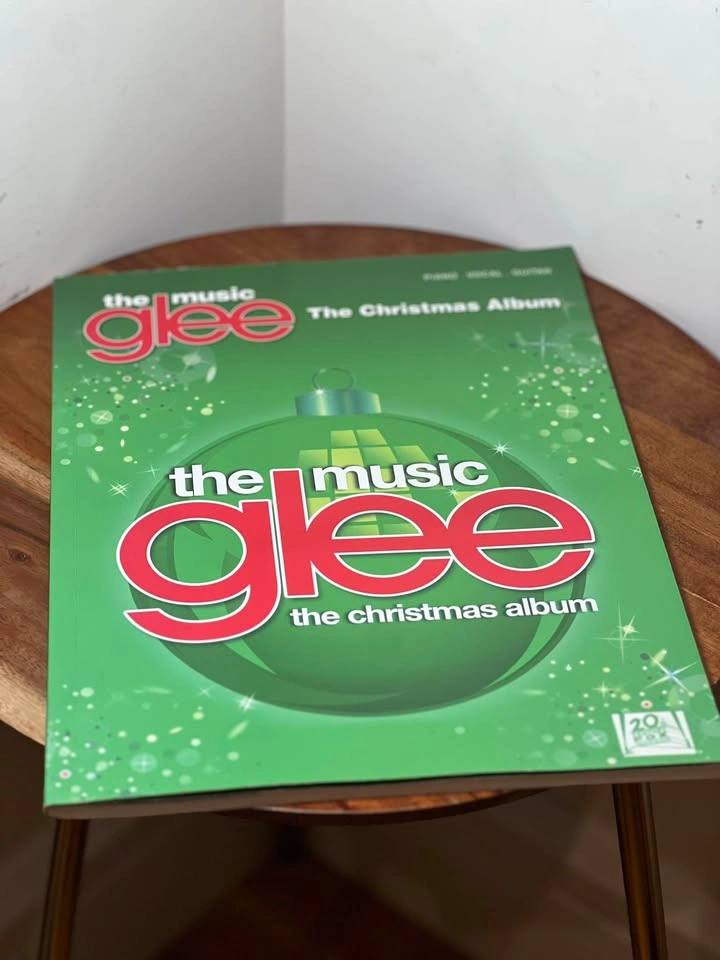 Glee: The Music – The Christmas Album Sheet Music Book - photo 2
