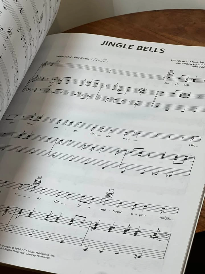 Glee: The Music – The Christmas Album Sheet Music Book - photo 5