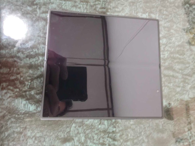 Samsung Galaxy Z Fold 7 – 1TB / 16GB - Like New - photo 3